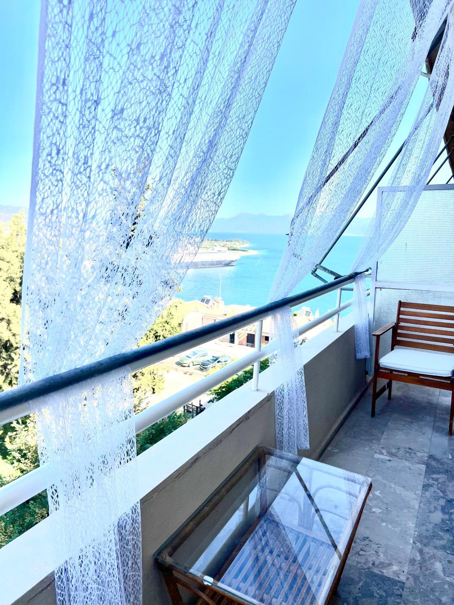 Seaview Penthouse On The Square Apartment Aígion Ngoại thất bức ảnh